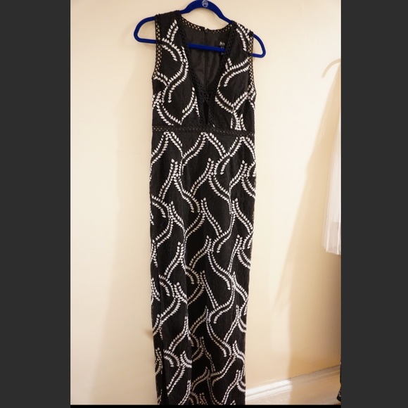 Aidan Mattox Dresses & Skirts - Black and white Aidan Mattox Gown